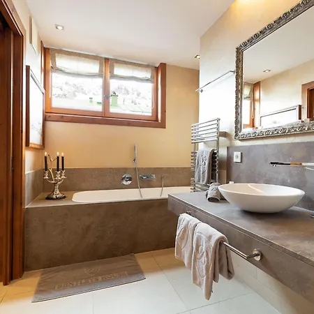 Bentleys House Mountain Chalet Zürs