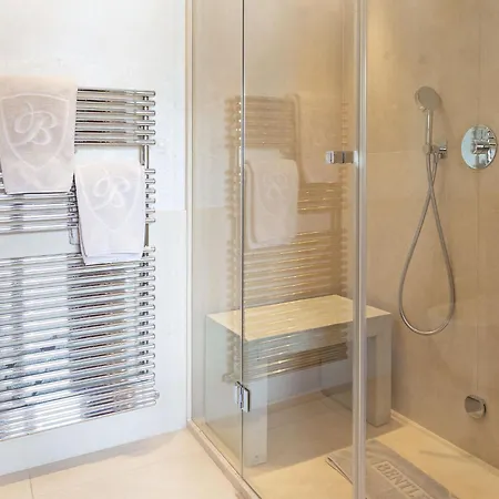 Bentleys House Mountain Шале *