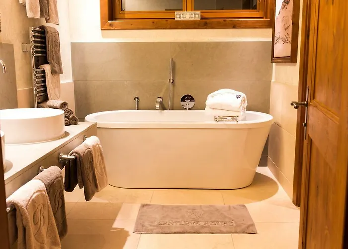 Bentleys House Mountain Zürs